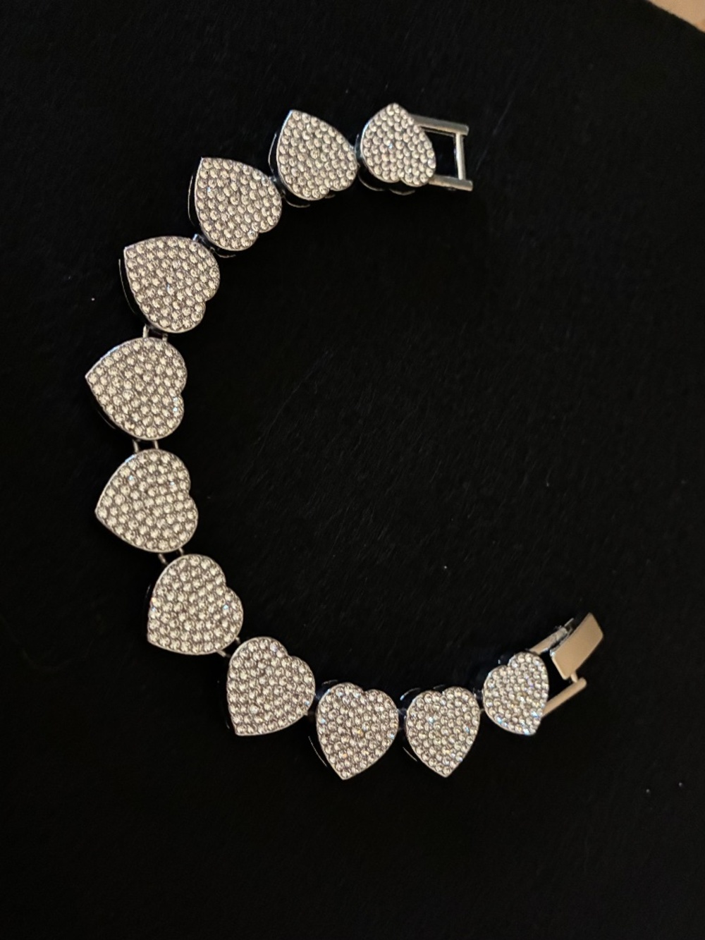 [Video] Bracelet: Rhinestone Heart w/ Silver Tone